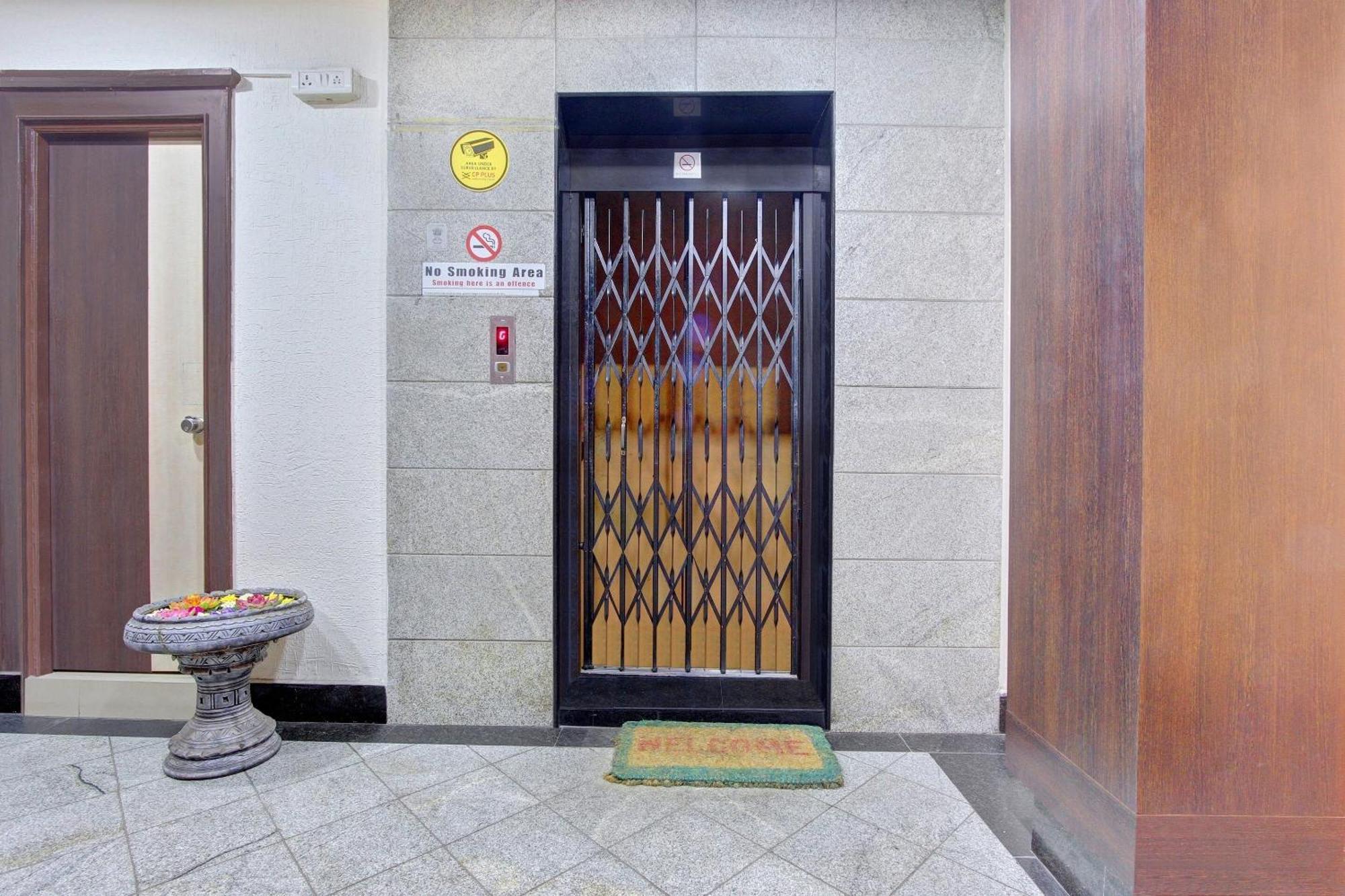 Collection O 9796 Hotel Alekhya Residency Haidarábád Kültér fotó